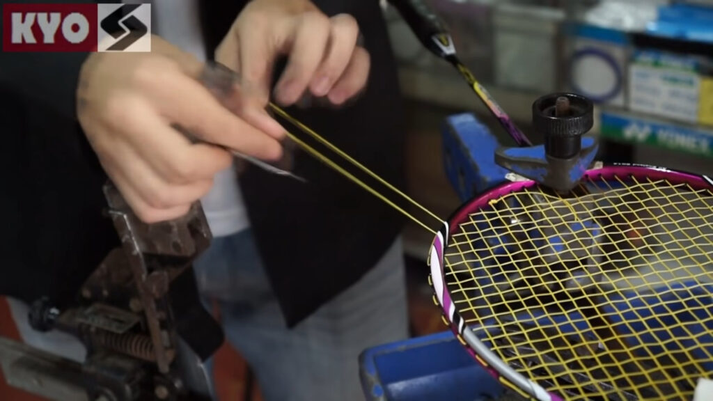 how long does it take to string a badminton racket